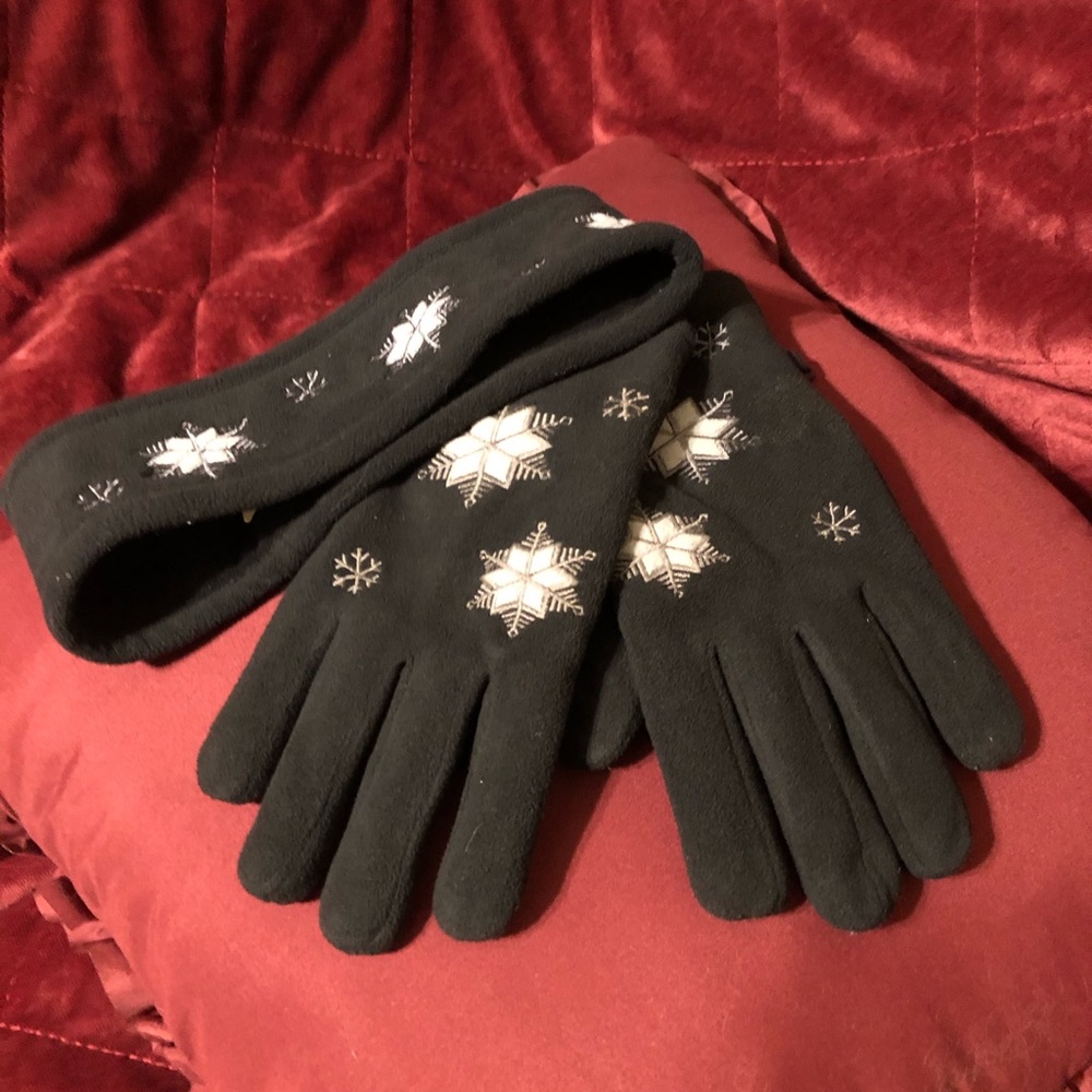 ❄️ 2/$15 Black snowflake winter gloves/headband